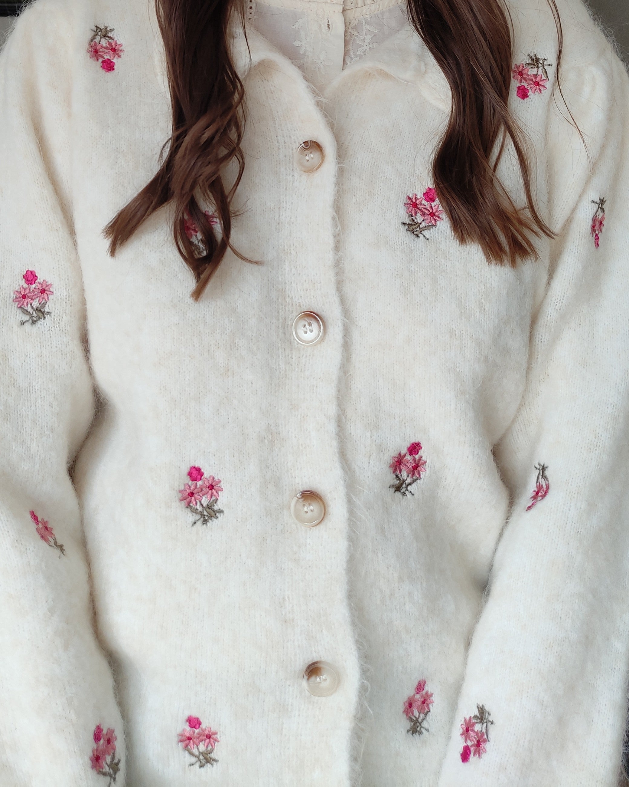 Cardigan punto bordada Ally